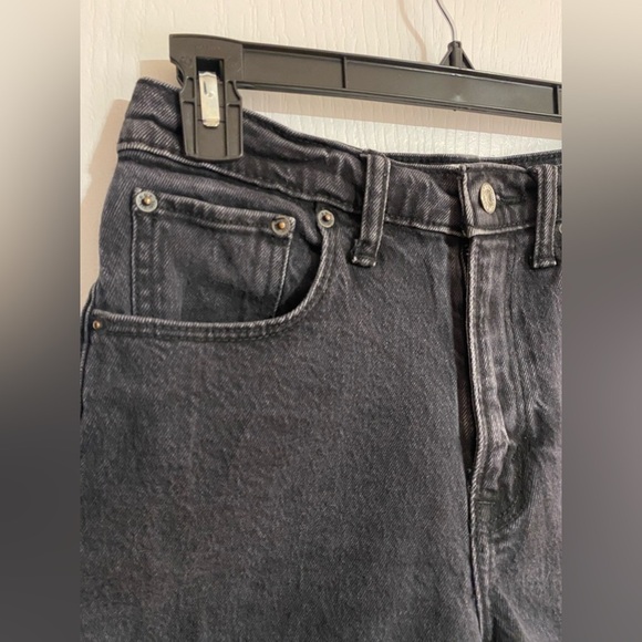 Abercrombie & Fitch 90s Relaxed Cut Off High Rise Black Denim Shorts Size 27 - Picture 8 of 14